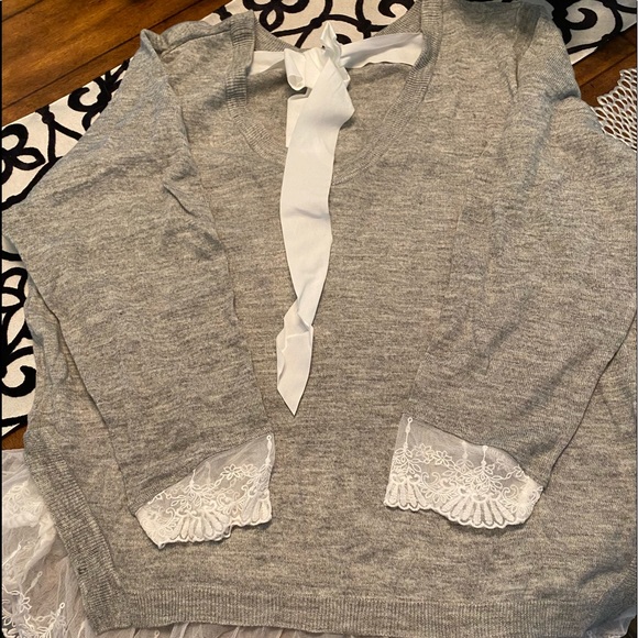 H&M Sweaters - H&M light gray sweater trimmed with lace accents
